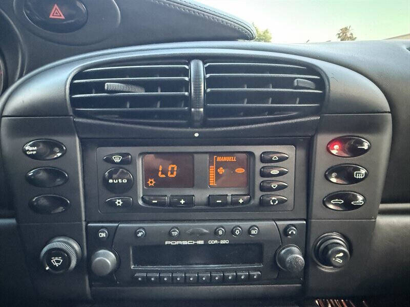 2000 Porsche 911 Carrera