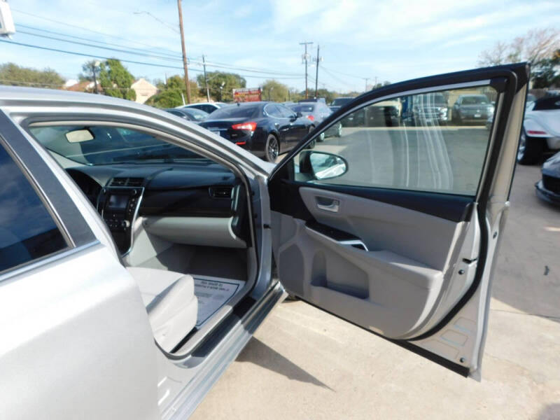 2016 Toyota Camry LE