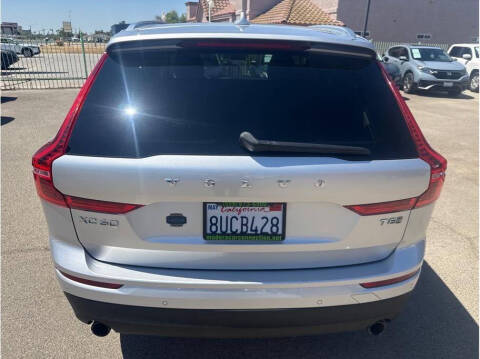 2019 Volvo XC60 T8 eAWD Momentum