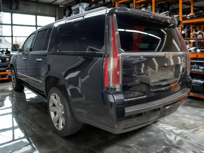 2017 Cadillac Escalade ESV Premium Luxury