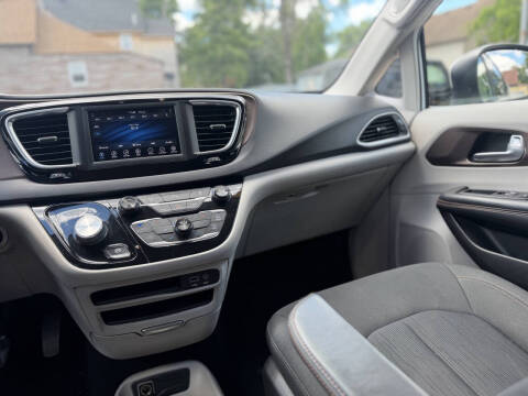 2018 Chrysler Pacifica LX