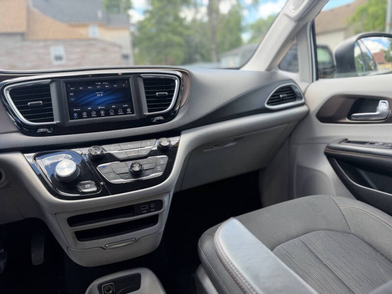 2018 Chrysler Pacifica LX
