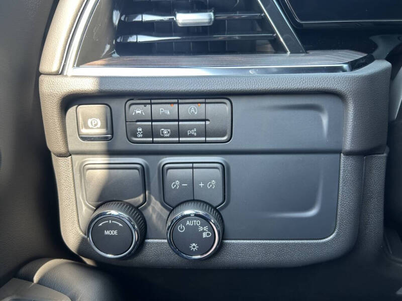 2025 Chevrolet Suburban LS