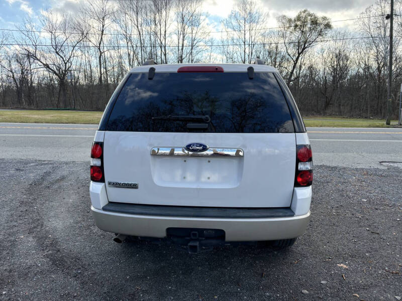 2008 Ford Explorer Eddie Bauer photo 15