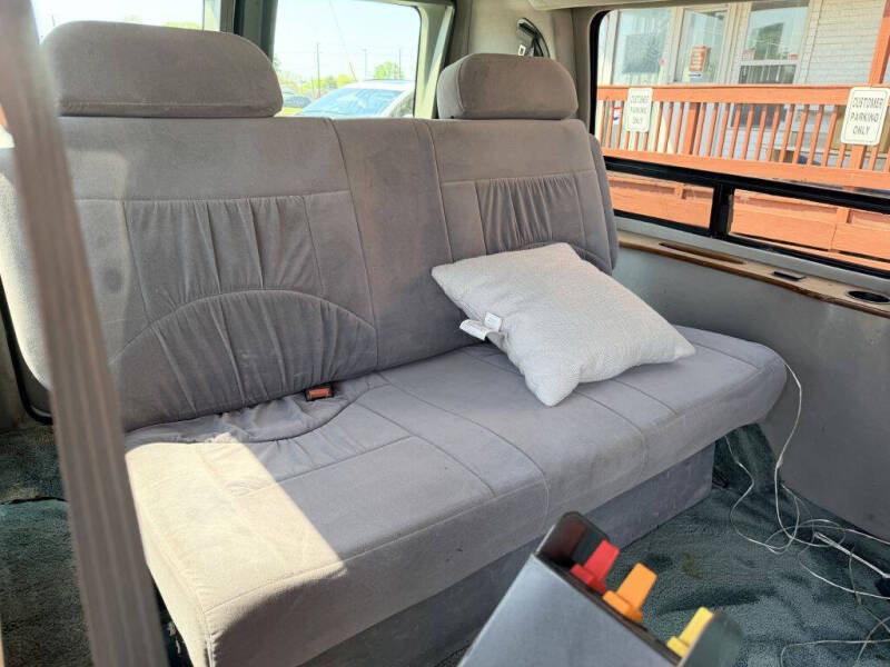 1999 Ford E-Series E-150
