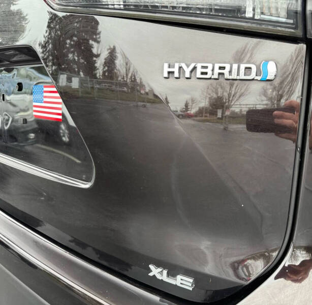 2022 Toyota Highlander Hybrid XLE