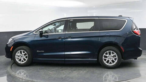 2024 Chrysler Pacifica Touring