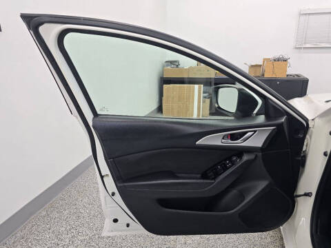 2017 Mazda MAZDA3 Sport