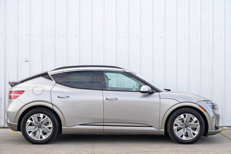 2024 Genesis GV60 Standard