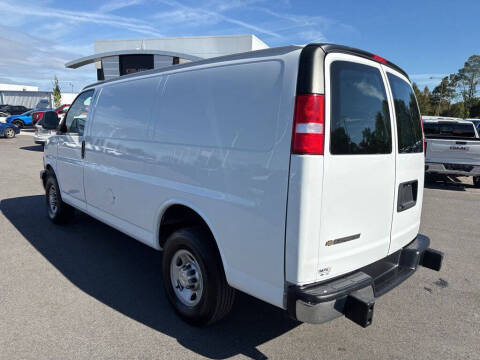 2023 Chevrolet Express 2500