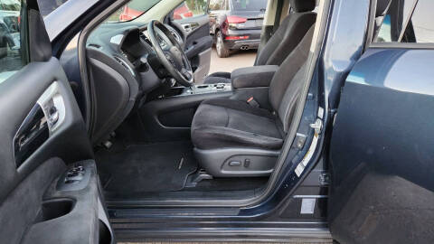 2015 Nissan Pathfinder SV