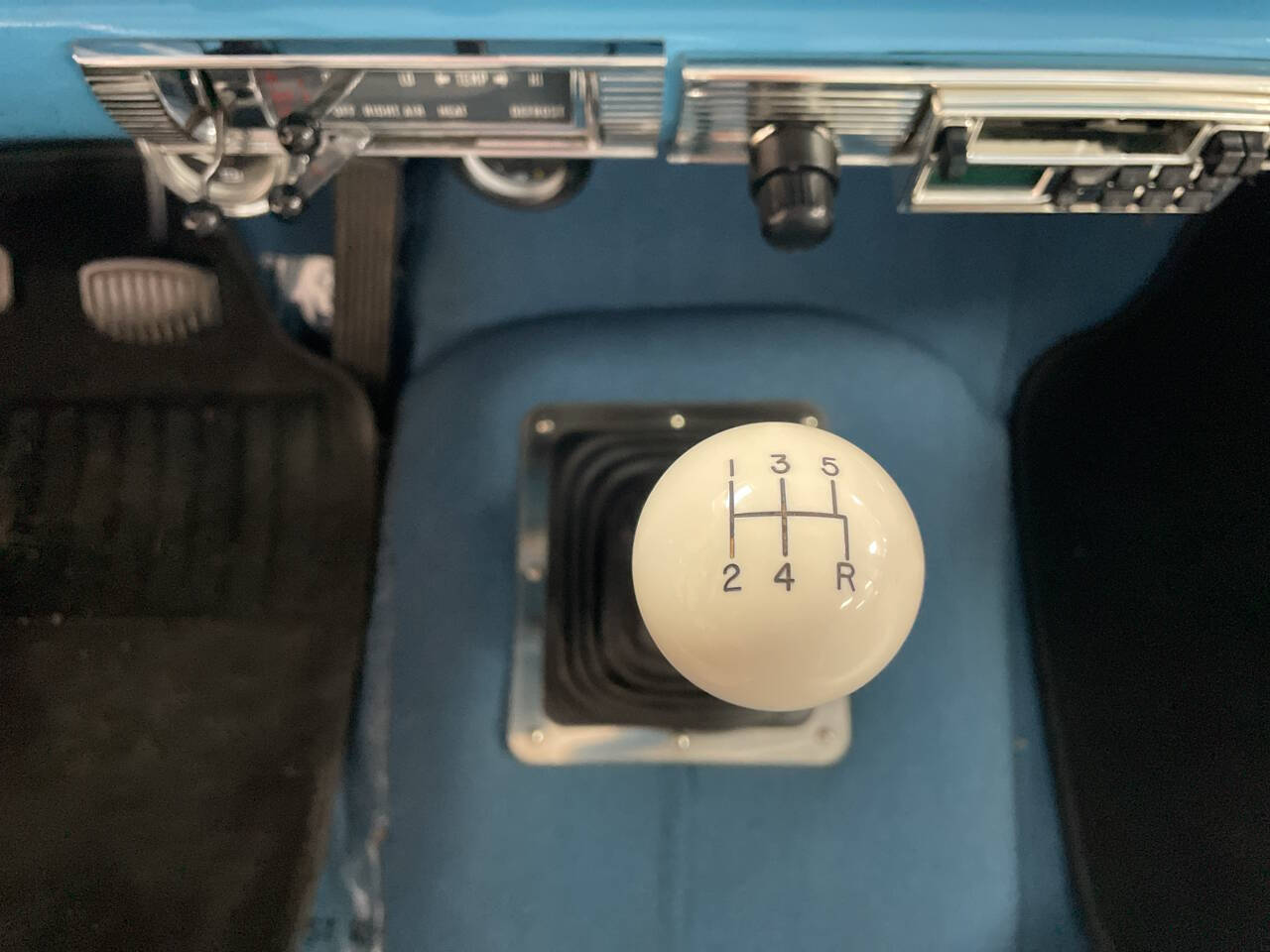 1956 Ford Fairlane 28