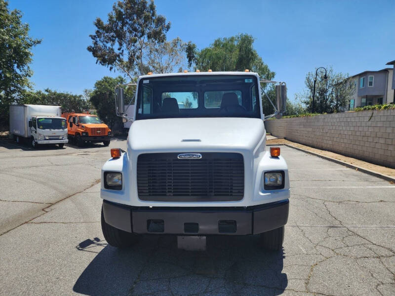 2003 Freightliner FL70
