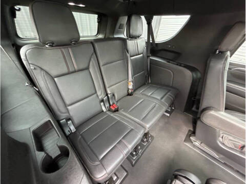 2023 Chevrolet Suburban RST