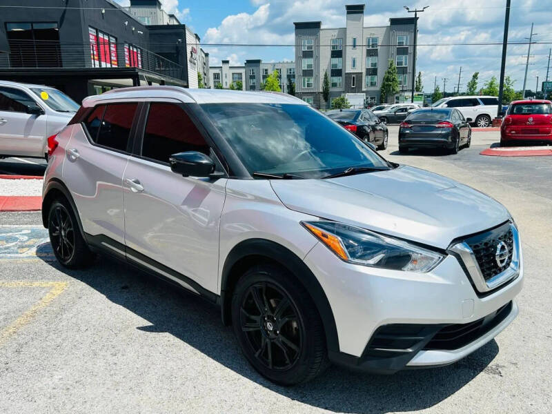 2020 Nissan Kicks SR