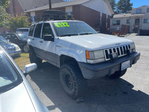 1995 Jeep Grand Cherokee for sale at American Dream Motors in Everett WA