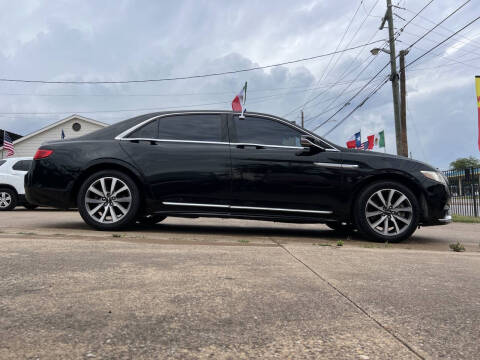 2017 Lincoln Continental Premiere