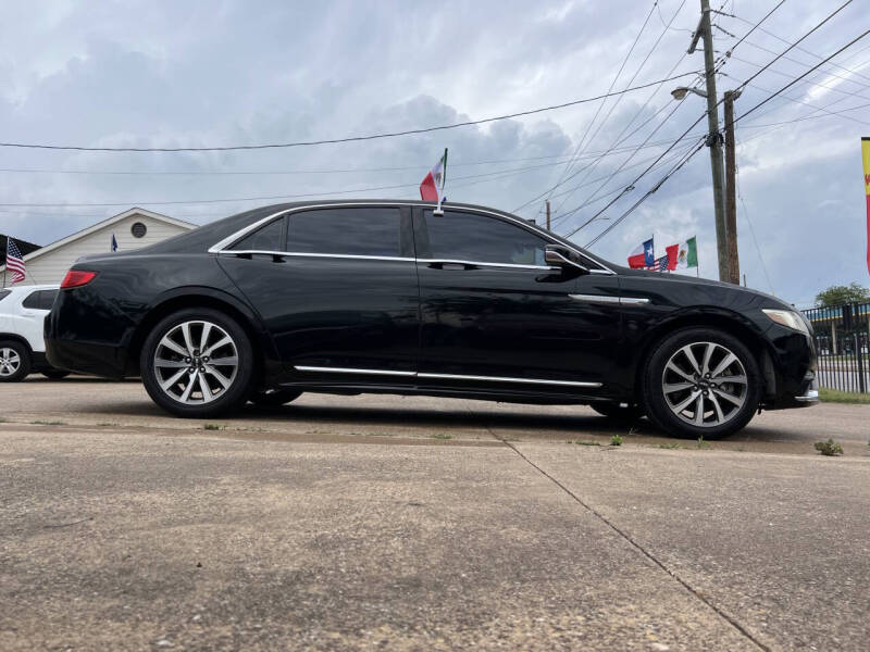 2017 Lincoln Continental Premiere