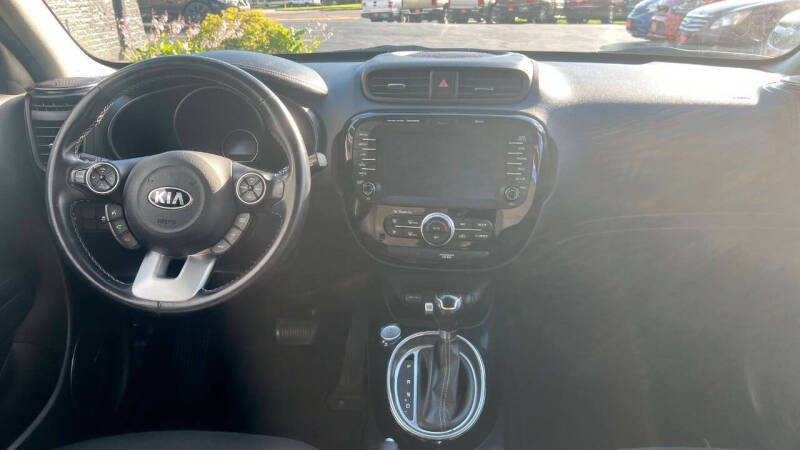 2017 Kia Soul +