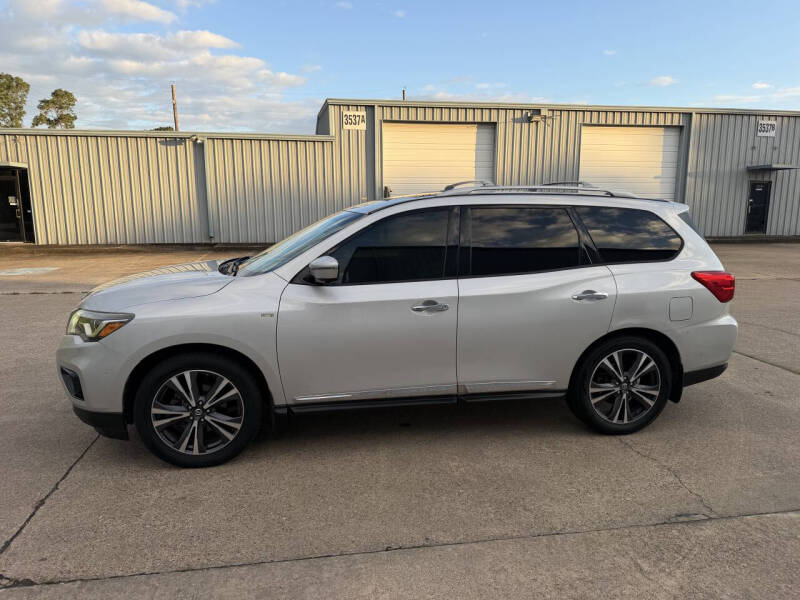 2017 Nissan Pathfinder Platinum