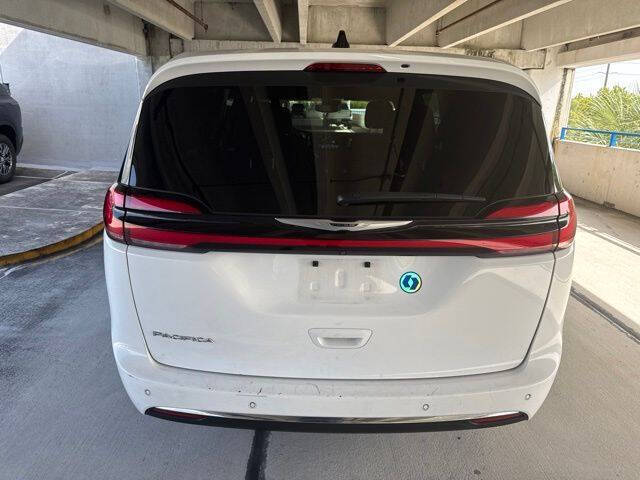 2024 Chrysler Pacifica Touring