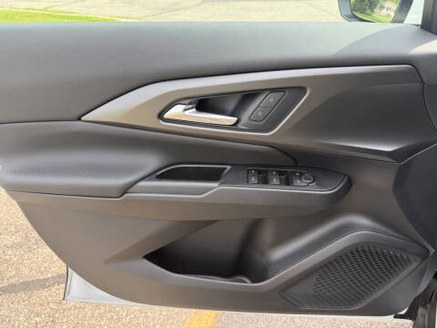 2025 Chevrolet Equinox EV LT 1