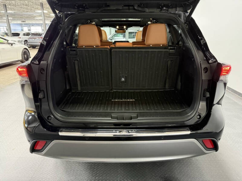 2024 Toyota Highlander Platinum