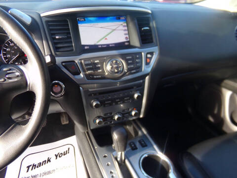 2017 Nissan Pathfinder SL