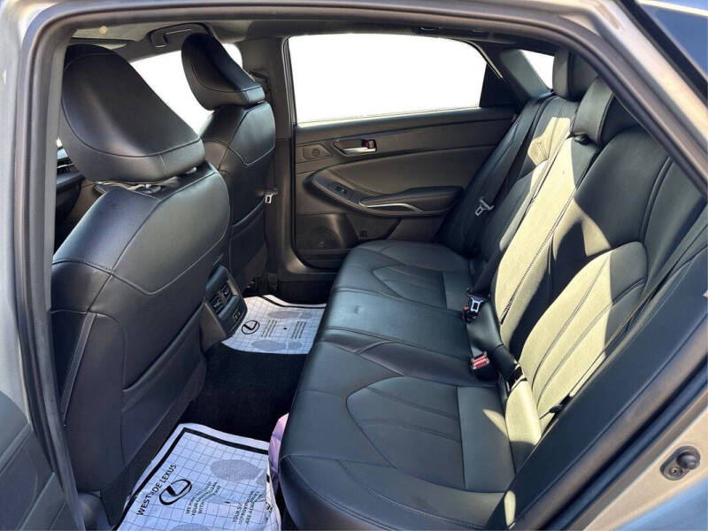 2022 Toyota Avalon XLE