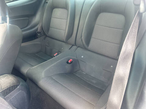 2015 Ford Mustang V6