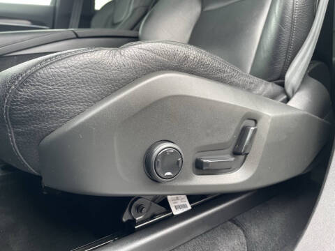 2017 Volvo XC90 T6 Momentum