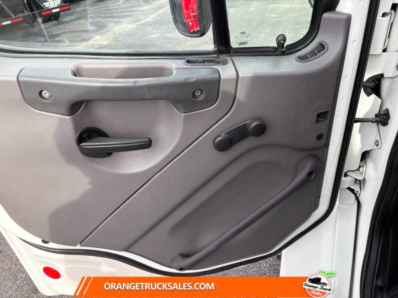 2016 Freightliner M2 106