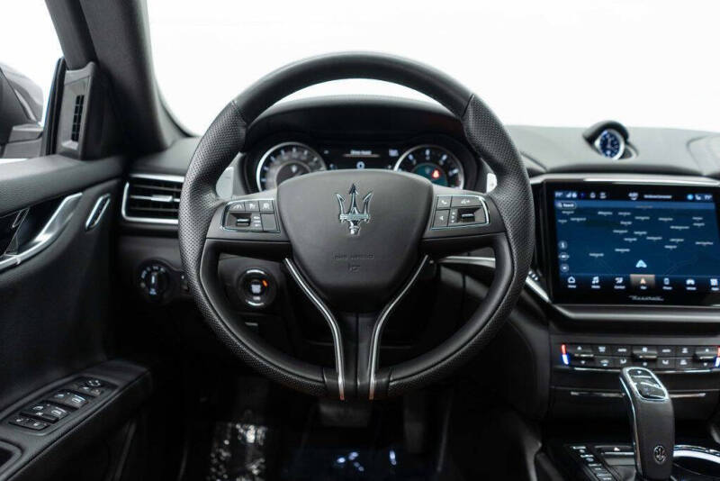 2022 Maserati Ghibli Modena Q4