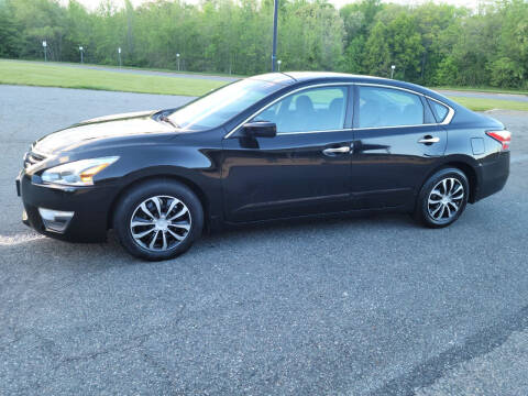 2015 Nissan Altima for sale at JAY'S AUTO SALES in Joppa MD