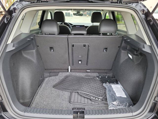 2025 Volkswagen Taos SE