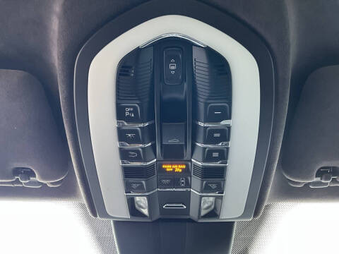 2016 Porsche Cayenne GTS