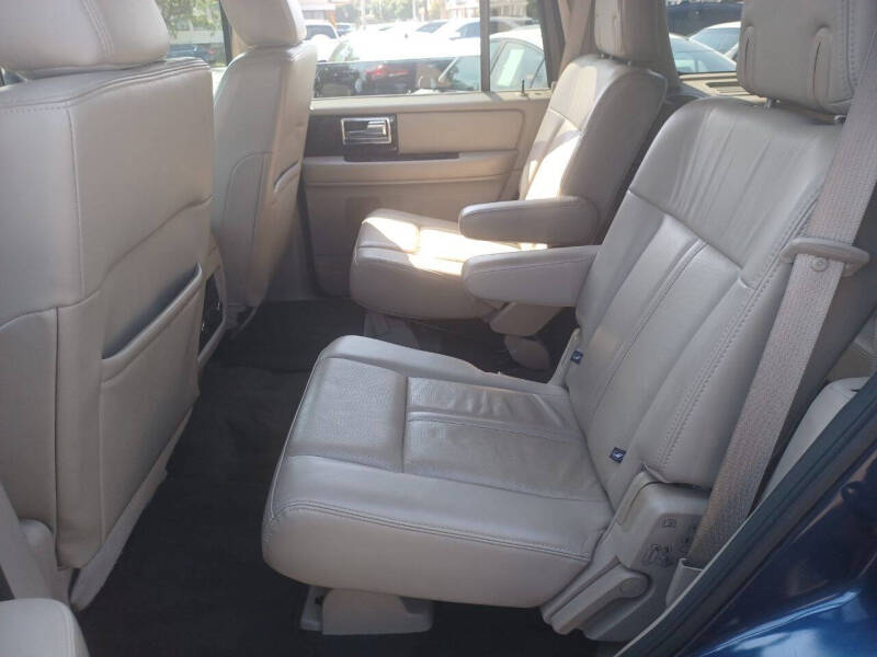 2017 Lincoln Navigator Select