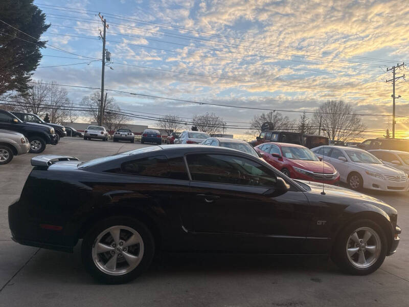 2007 Ford Mustang GT Deluxe
