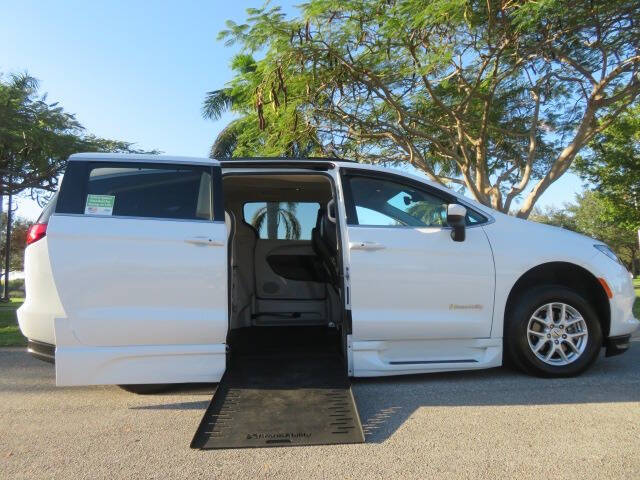 2021 Chrysler Voyager LXi