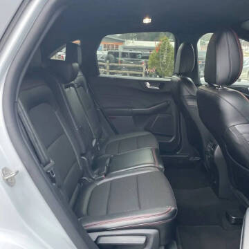 2025 Ford Escape ST-Line Select