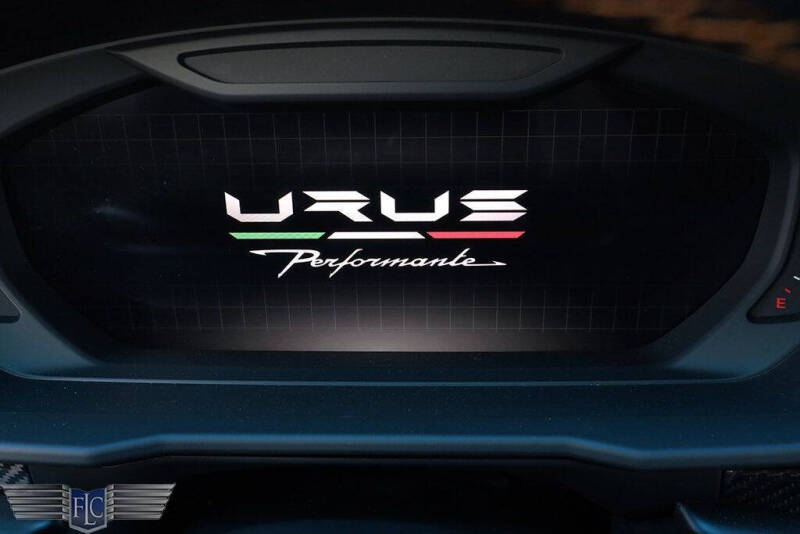 2024 Lamborghini Urus Performante