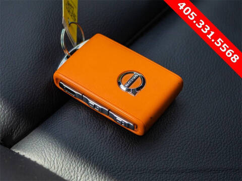 2023 Volvo XC40 B5 Plus Bright Theme