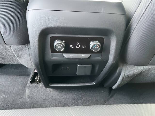 2024 Chevrolet Traverse LS