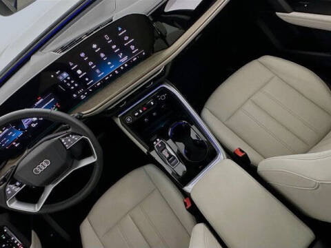 2025 Audi Q5 quattro Premium TFSI