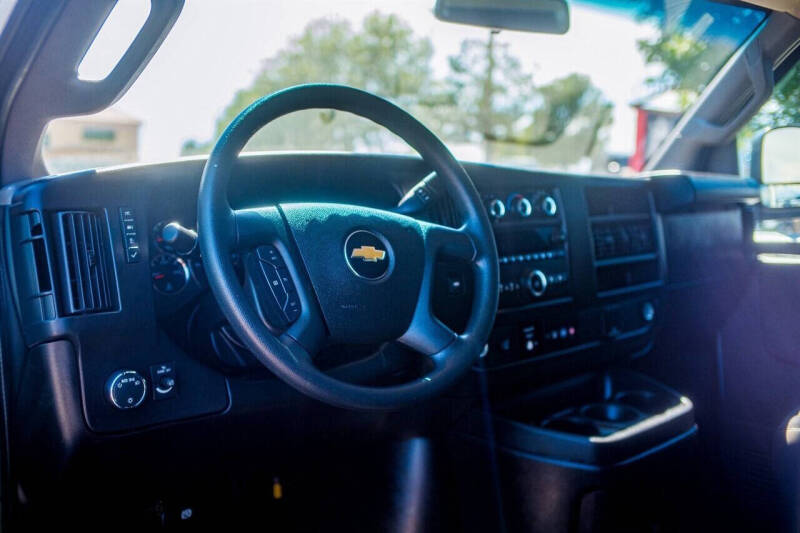 2022 Chevrolet Express 2500