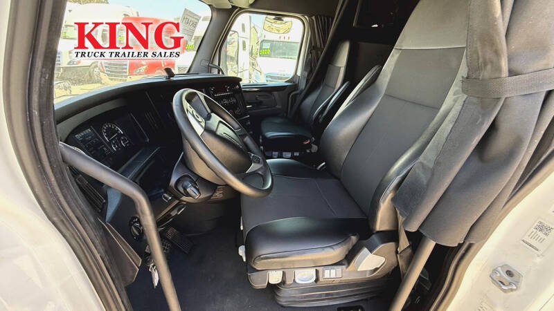 2023 Freightliner Cascadia