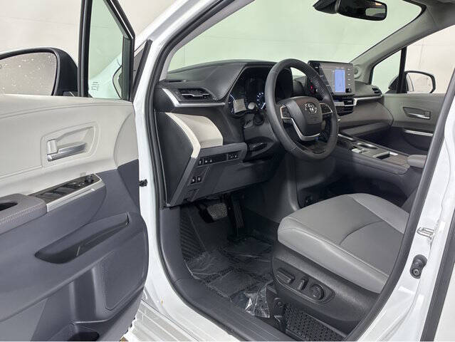 Used 2024 Toyota Sienna XLE with VIN 5TDJSKFC9RS134723 for sale in Madison, WI