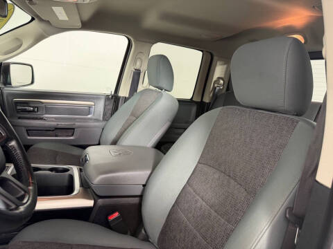 2016 RAM 1500 SLT