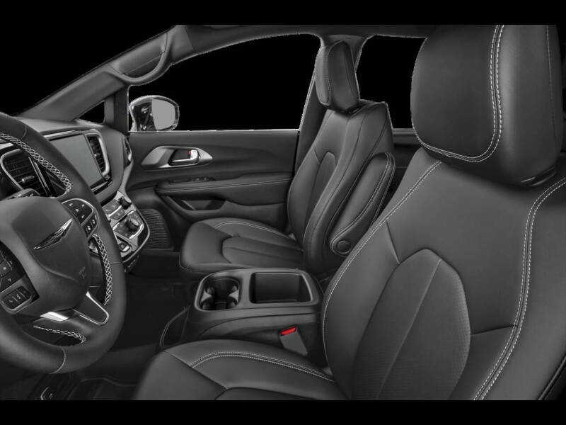 2025 Chrysler Voyager LX