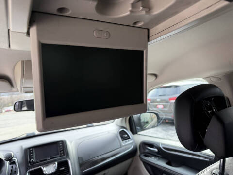 2013 Chrysler Town and Country Touring